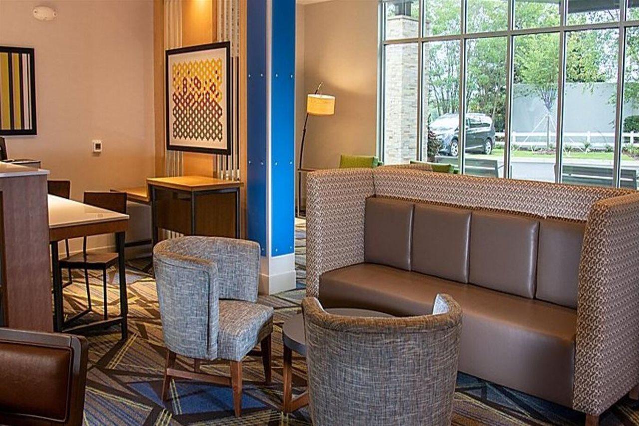 Express & East By Ihg 2*
