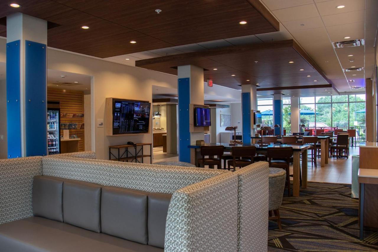 Express & East By Ihg